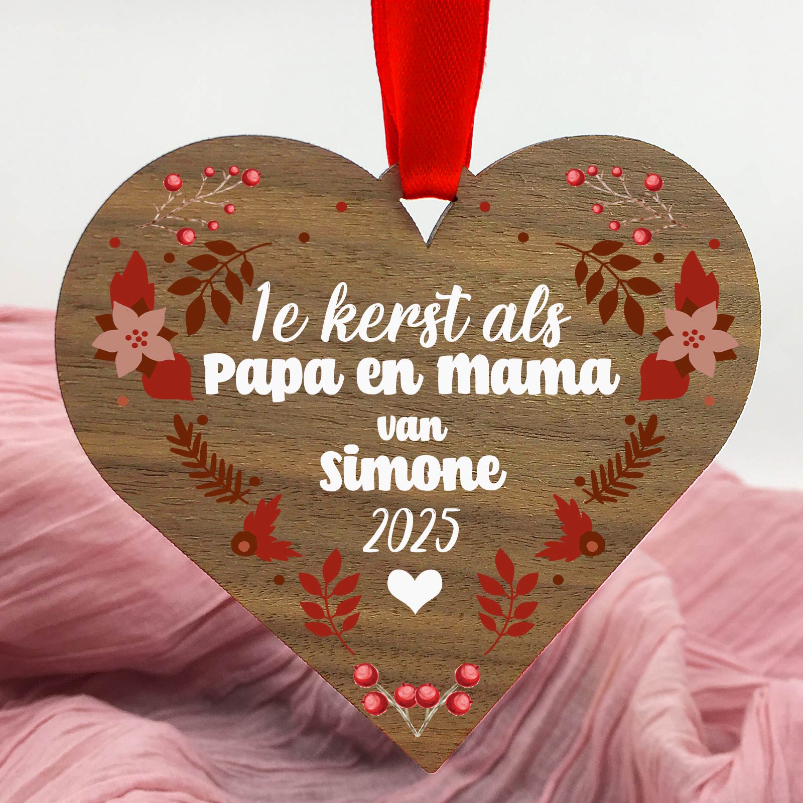 1e kerst als papa en mama - Hart van walnoot hout