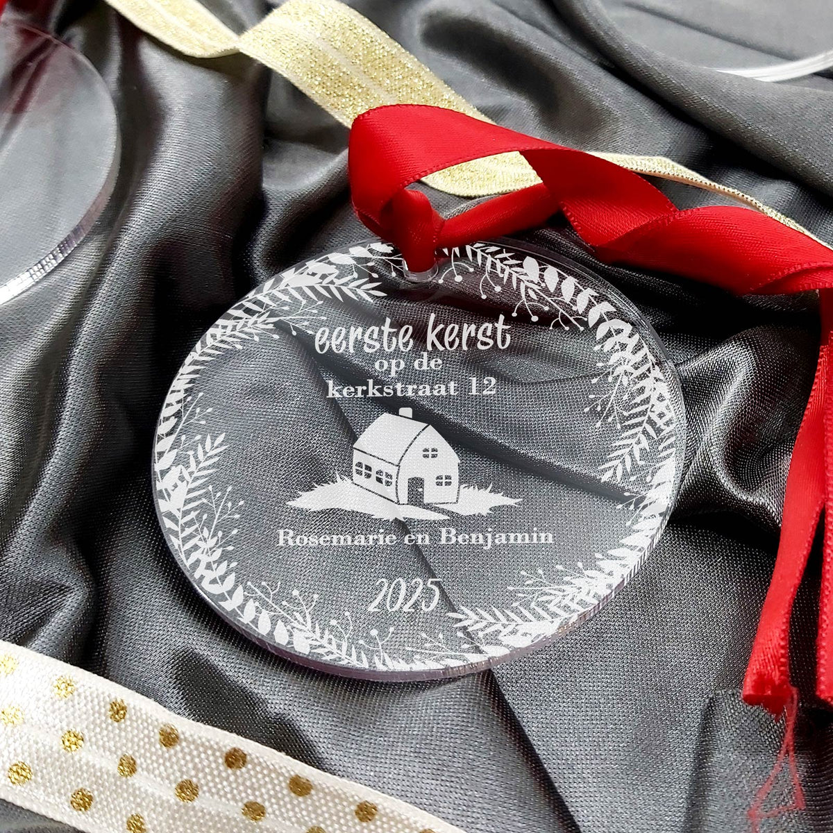 Eerste Kerst In Het Nieuwe Huis Plexiglas Kerstbal - Bella Mia