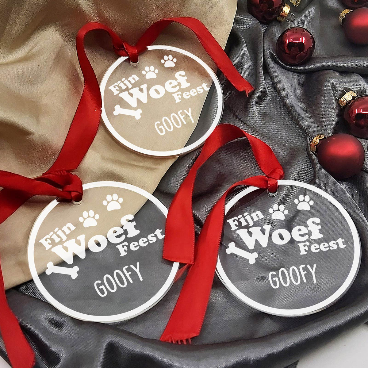 Fijn WOEF Feest! Plexiglas Kerstbal - Bella Mia