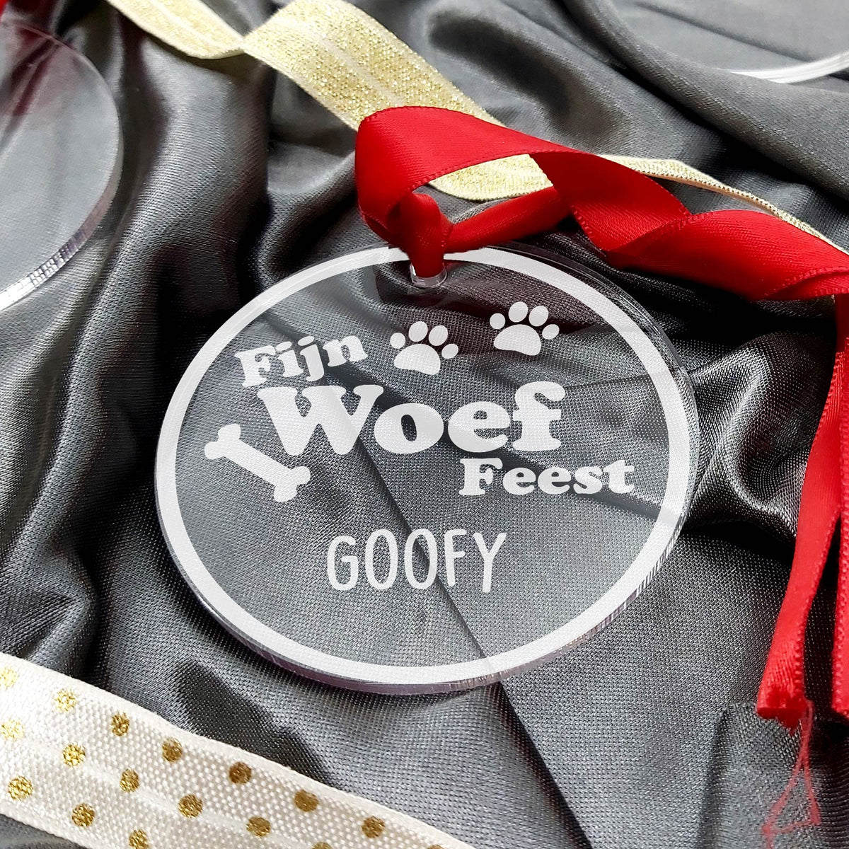 Fijn WOEF Feest! Plexiglas Kerstbal - Bella Mia