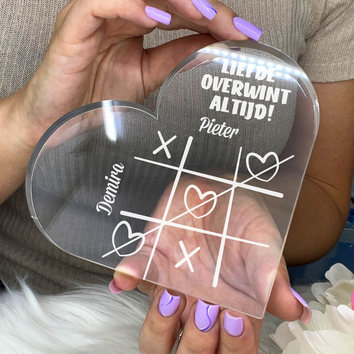 Liefde Overwint Altijd Hart van Plexi Glas - Bella Mia