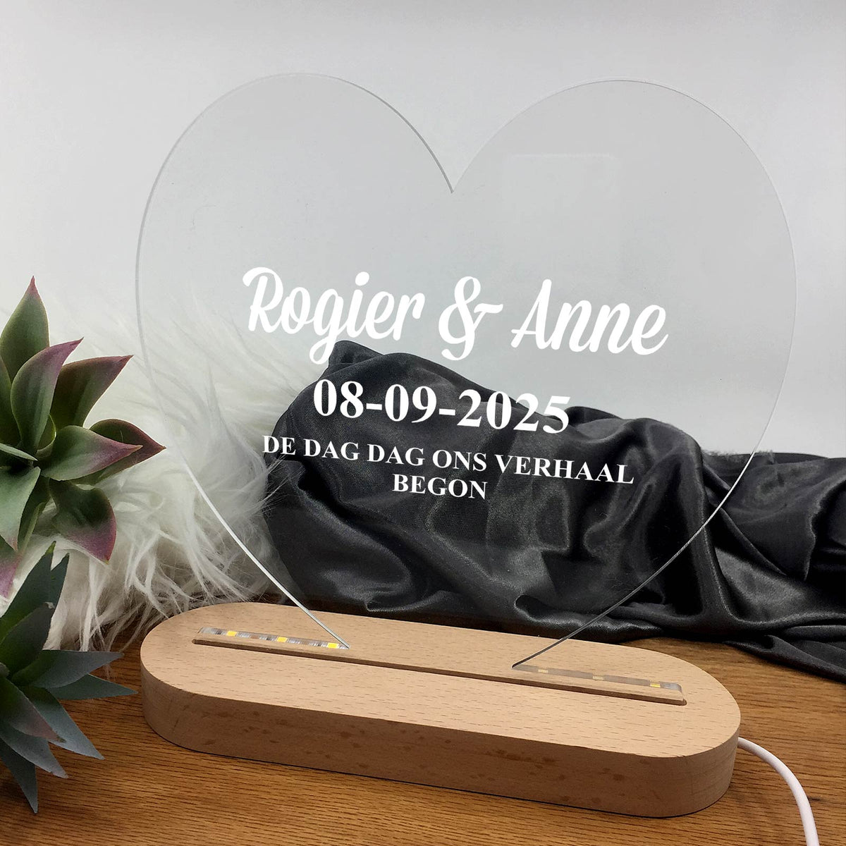 Liefdeslamp Met Namen en Data - Bella Mia