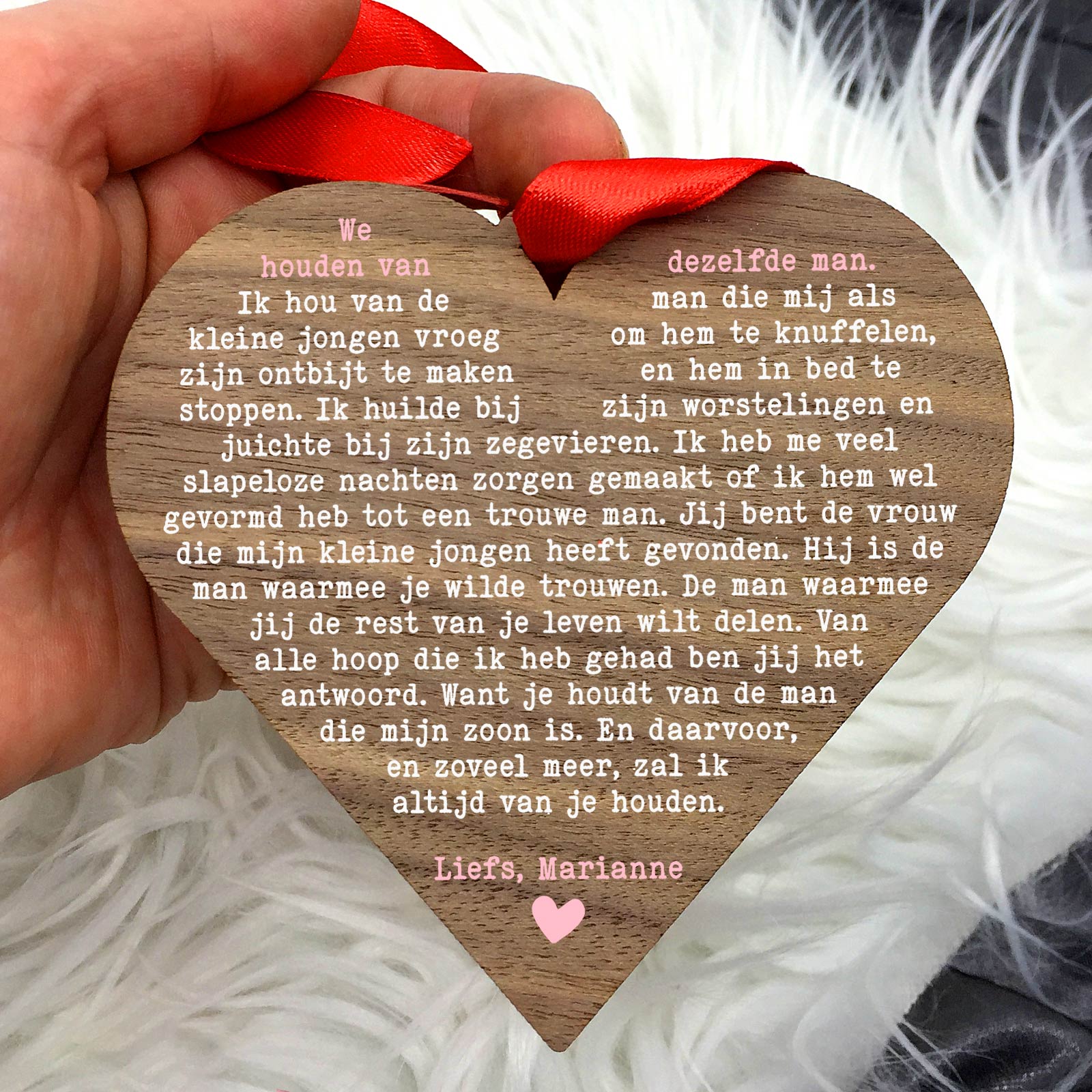 Schoonmoeder en Schoondochter - Hart van walnoot hout - Bella Mia