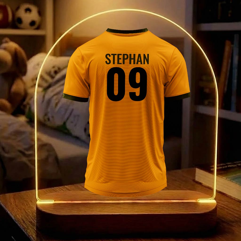 Voetbalshirtlamp met eigen naam en nummer! - Bella Mia