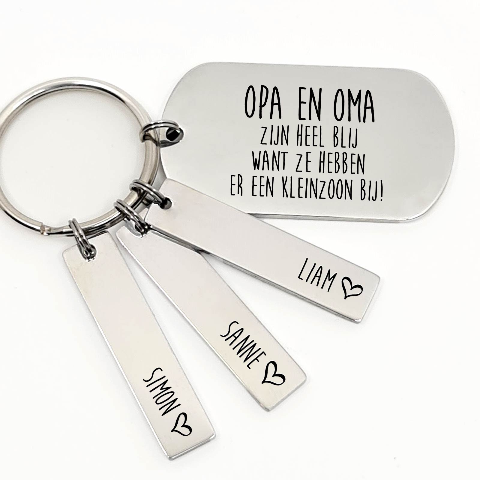 Opa En Oma Zijn Heel Blij Want Ze Hebben Er Een Kleinzoon Bij Sleutelhanger