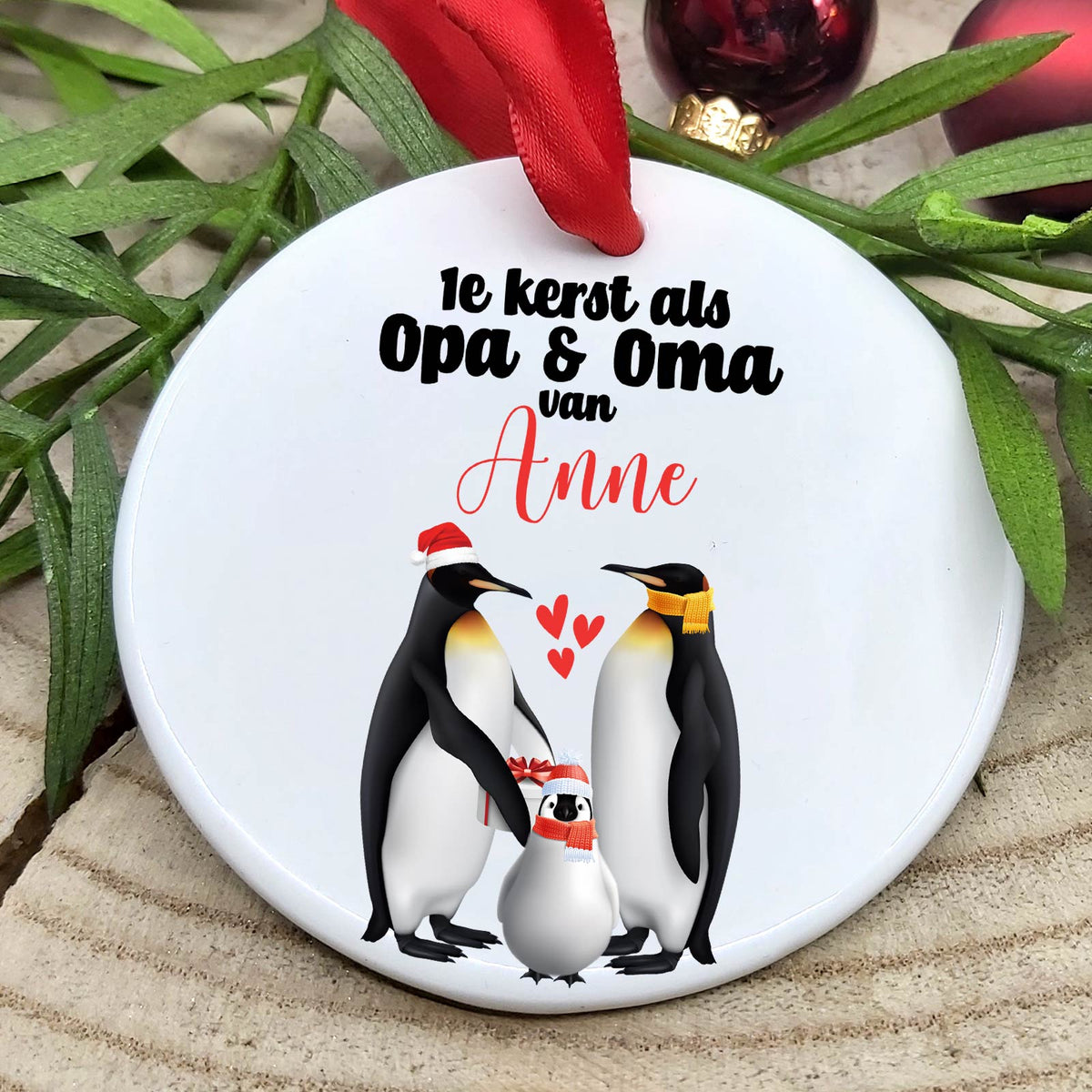 1e kerst als opa en oma - Keramische Kerstbal - Bella Mia