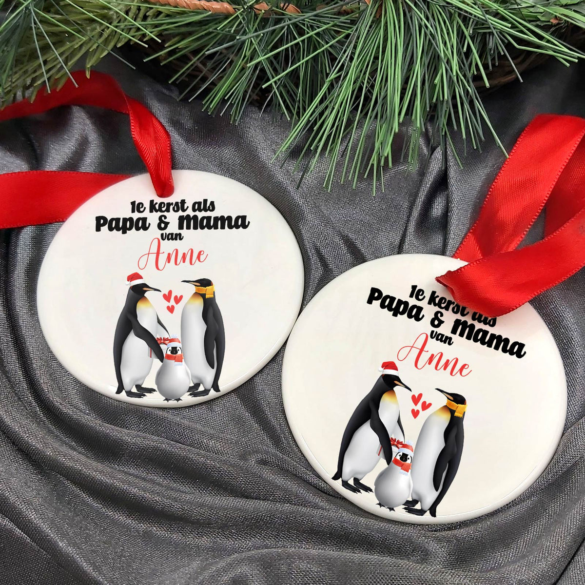 1e kerst als papa en mama - Keramische Kerstbal - Bella Mia