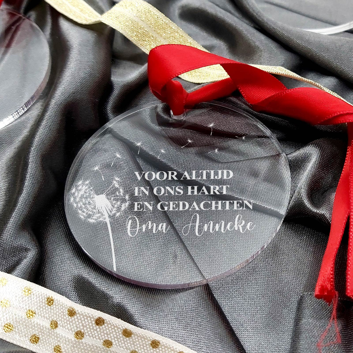 Altijd in onze gedachten! Plexiglas Kerstbal - Bella Mia