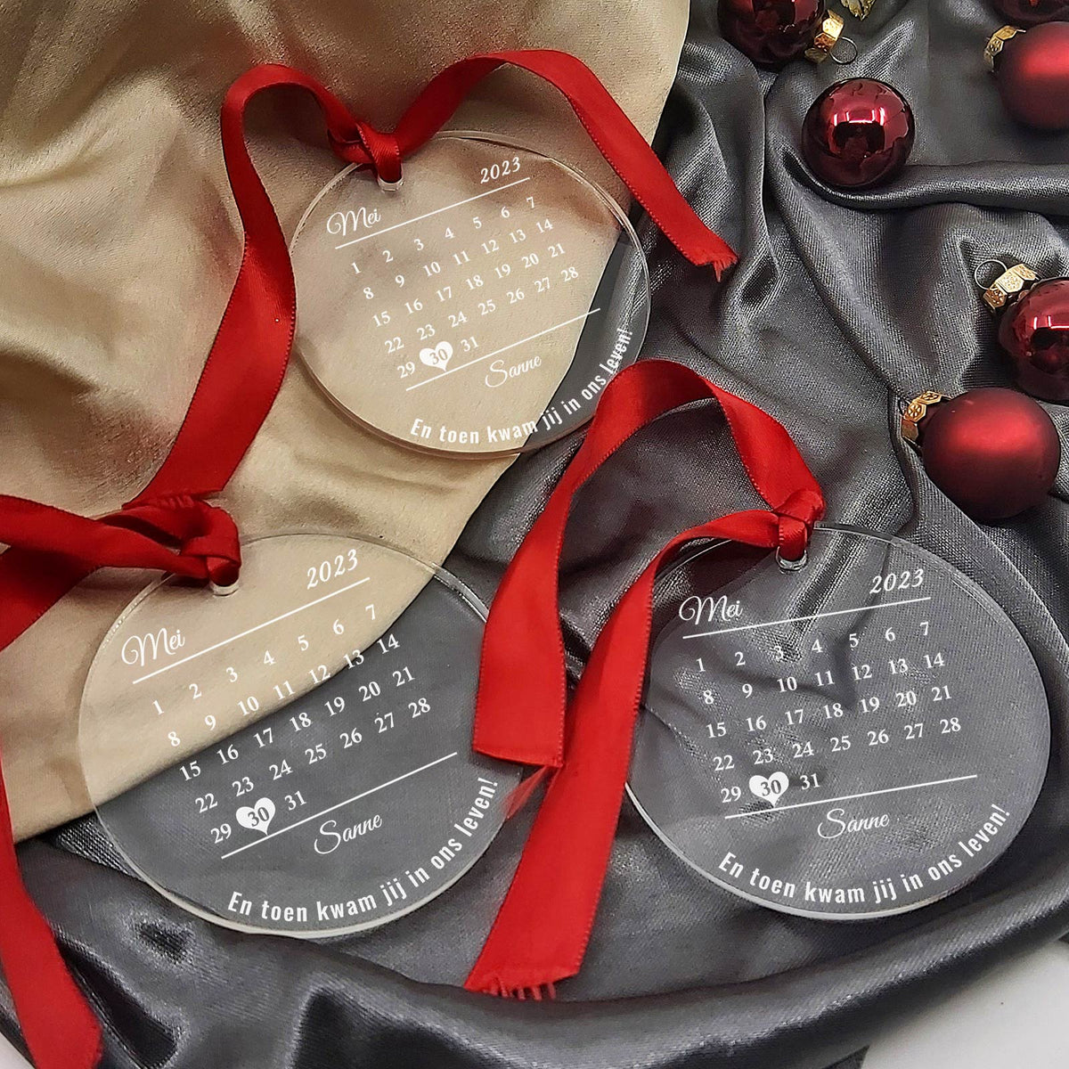 Beste Dag Ooit Kalender - Plexiglas Kerstbal - Bella Mia