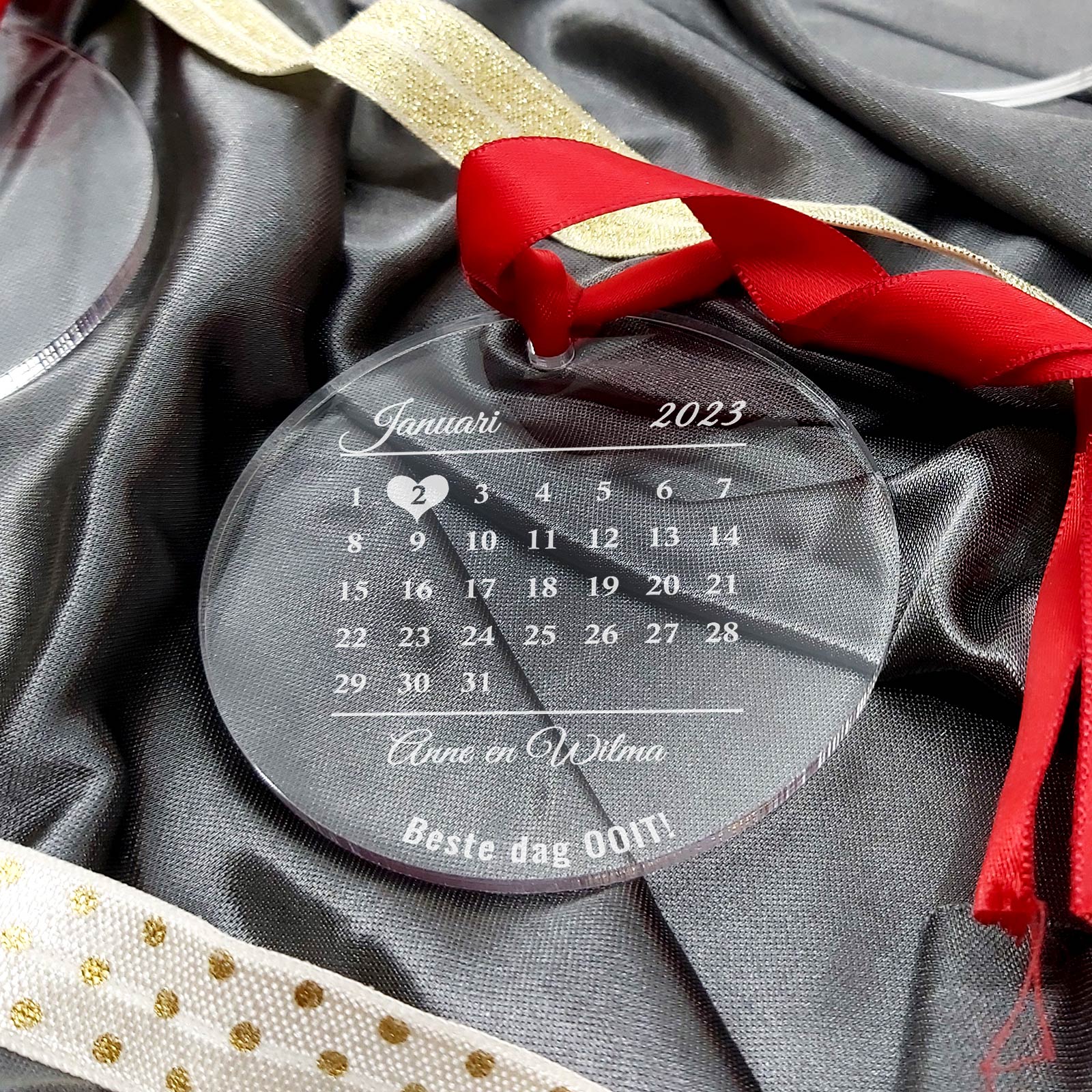 Beste Dag Ooit Kalender - Plexiglas Kerstbal - Bella Mia
