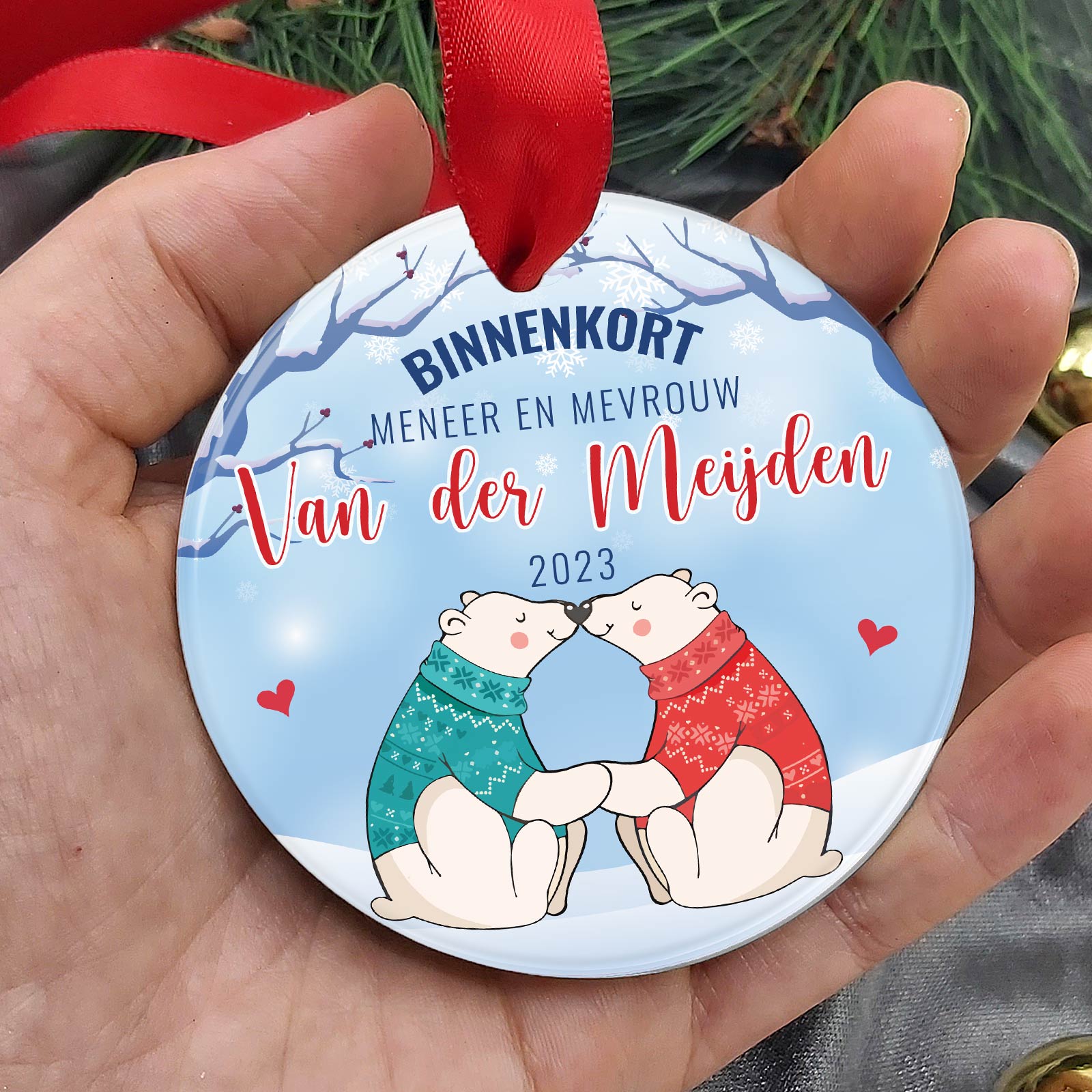 Binnenkort meneer en mevrouw.... - Keramische Kerstbal - Bella Mia