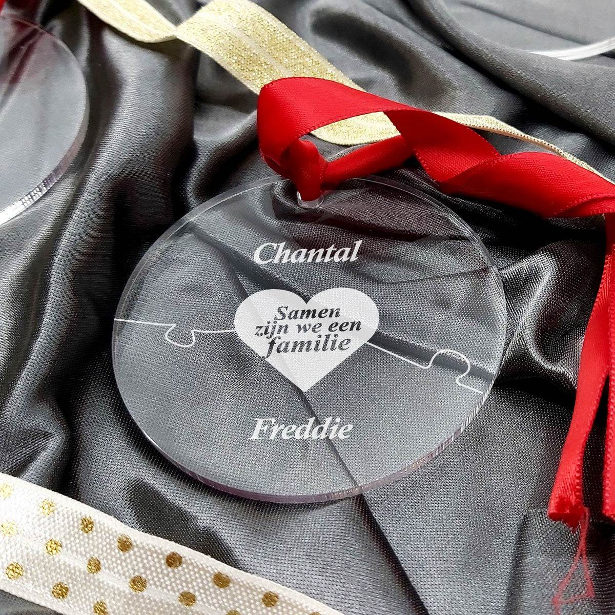 Familie Puzzel Plexiglas Kerstbal - Bella Mia