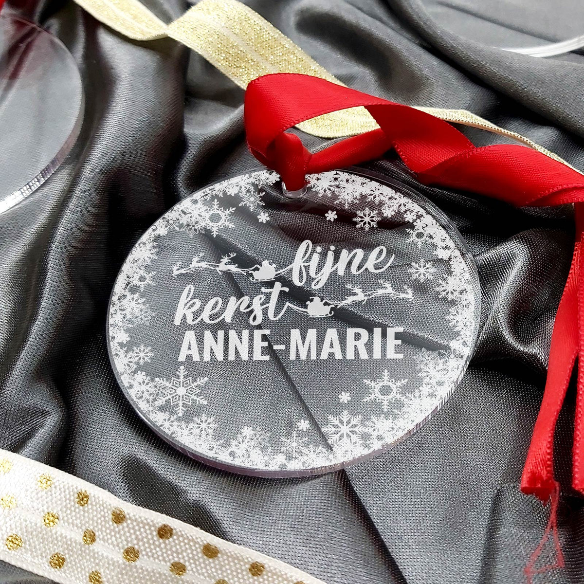 Fijne Kerst Plexiglas Kerstballen met eigen naam - Bella Mia