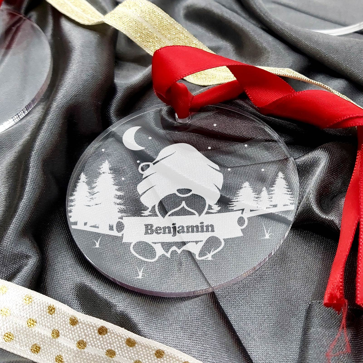 Gnomes! Plexiglas Kerstbal - Bella Mia