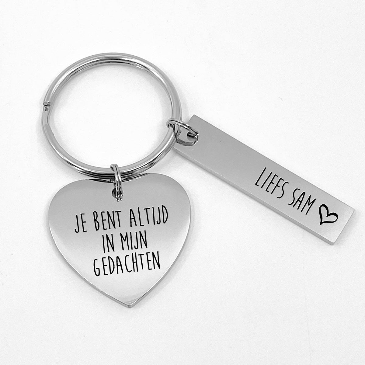 Je Bent Altijd In Mijn Gedachten - Hart Sleutelhanger - Bella Mia