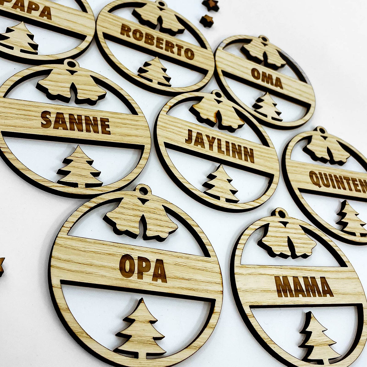 Kerstballen met eigen naam test - Bella Mia