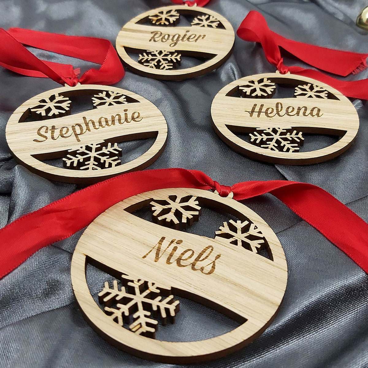 Kerstballen met eigen namen - Bella Mia