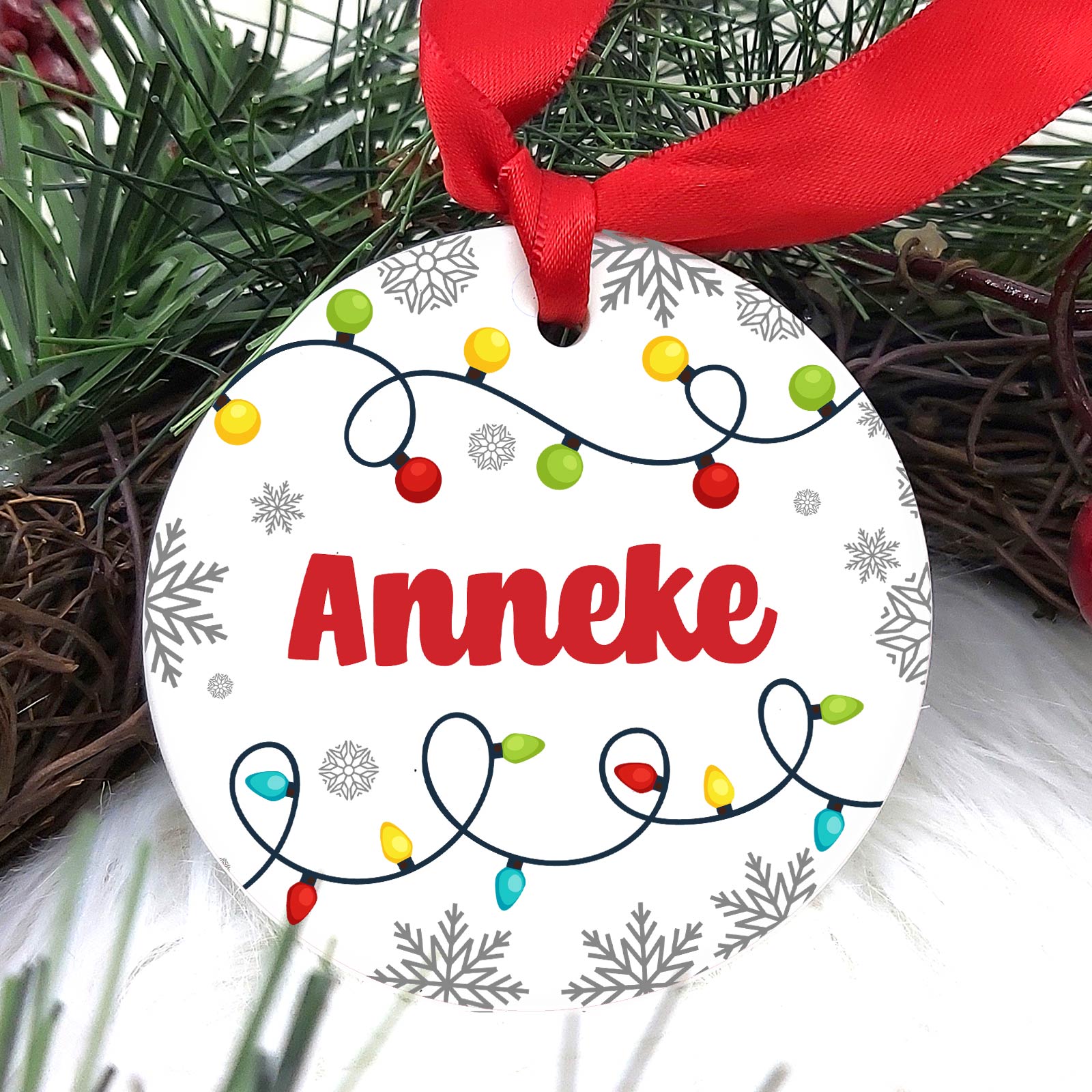 Kerstlampjes met eigen naam Keramische Kerstbal - Bella Mia