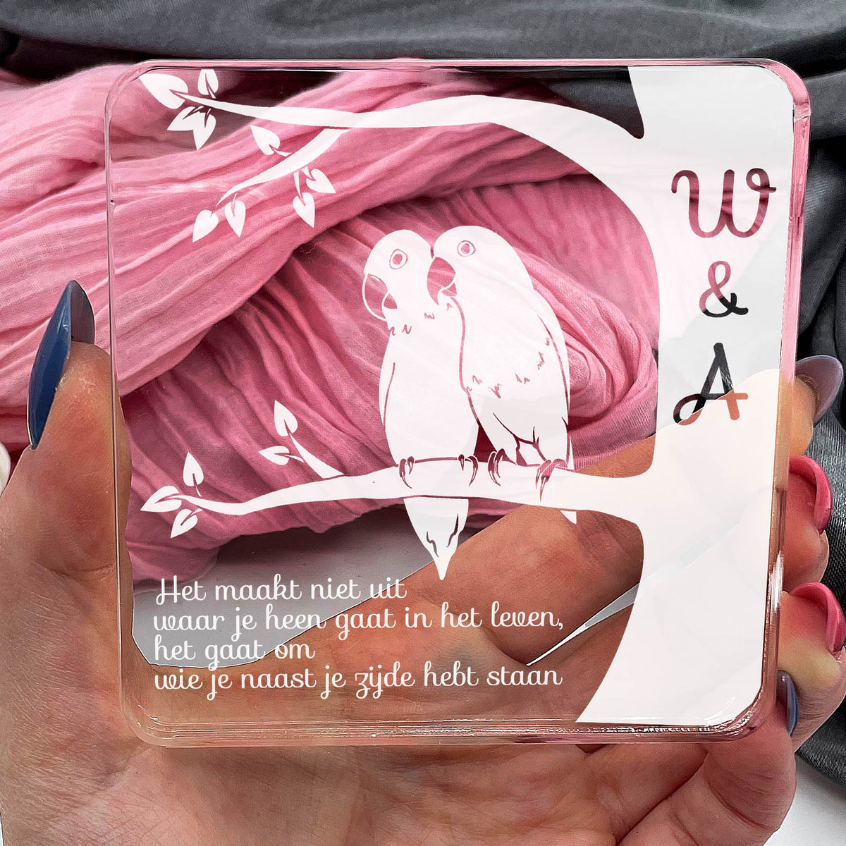 Lovebirds, Het Gaat Om Wie Je Naast Je Hebt Staan - Bella Mia