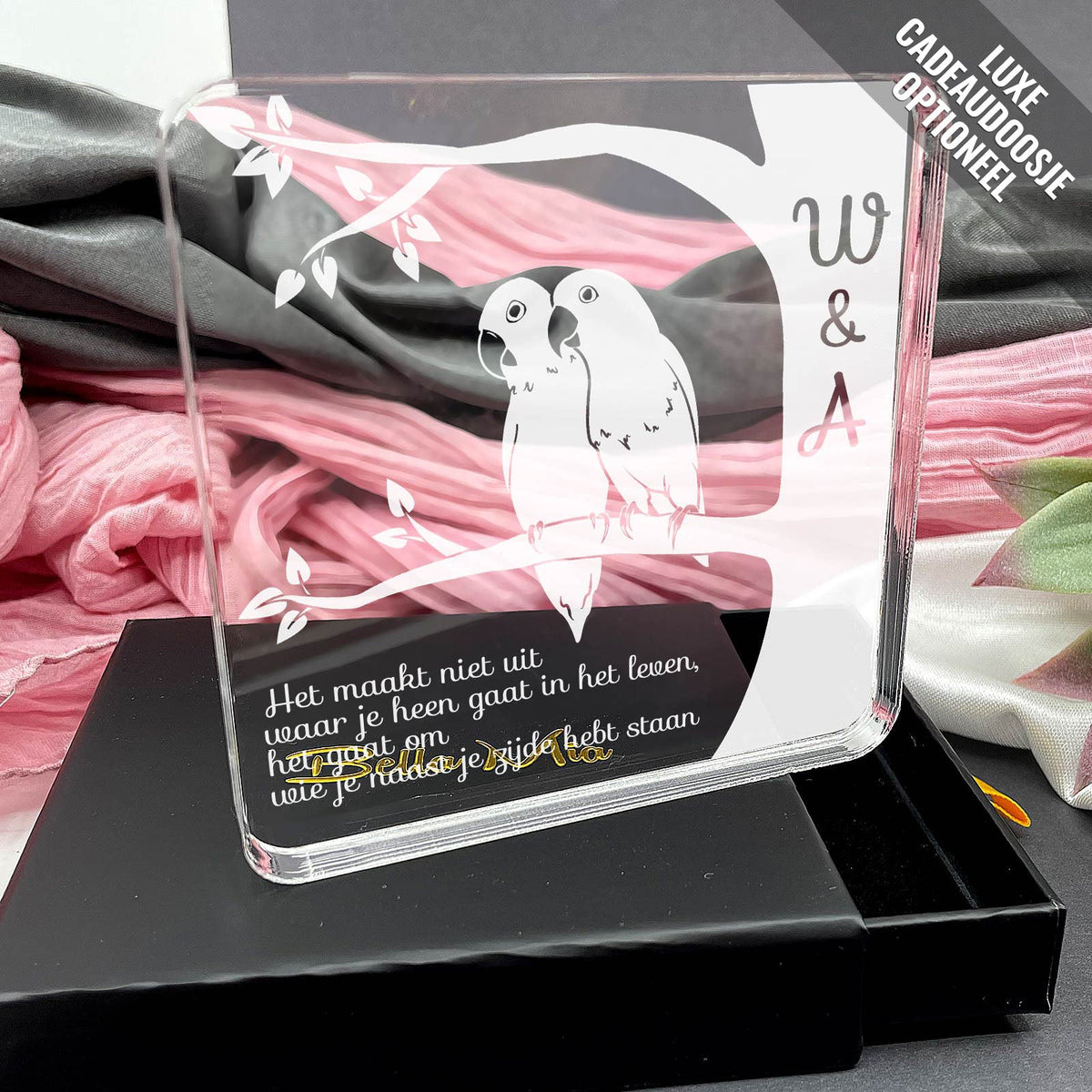 Lovebirds, Het Gaat Om Wie Je Naast Je Hebt Staan - Bella Mia