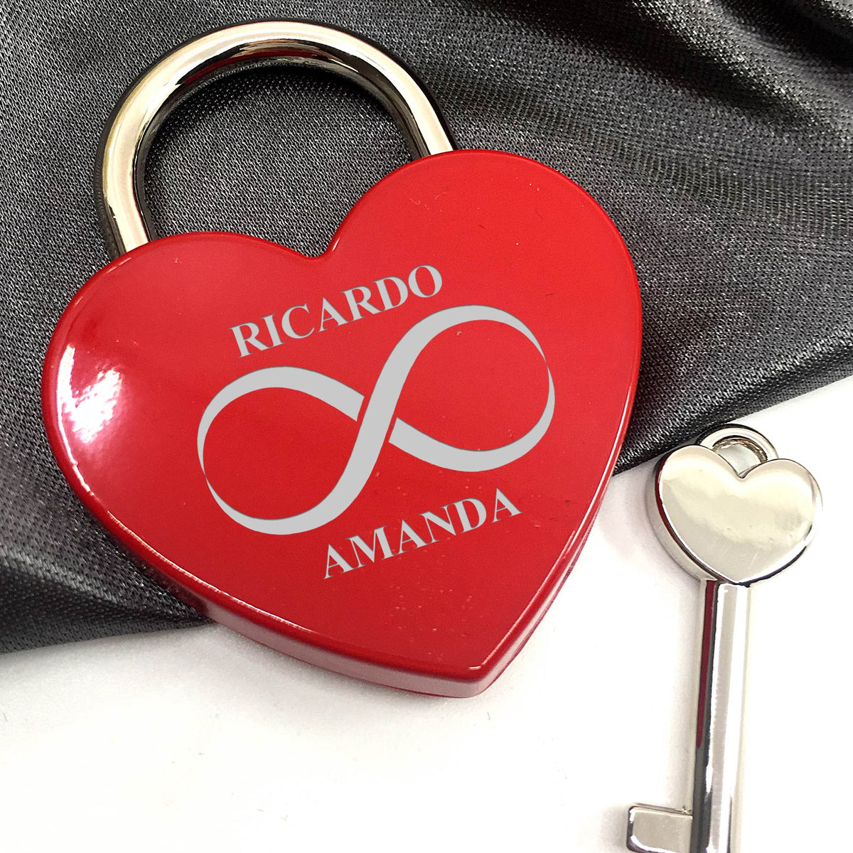 Namen en Inifinityteken - Liefdesslotje - Bella Mia