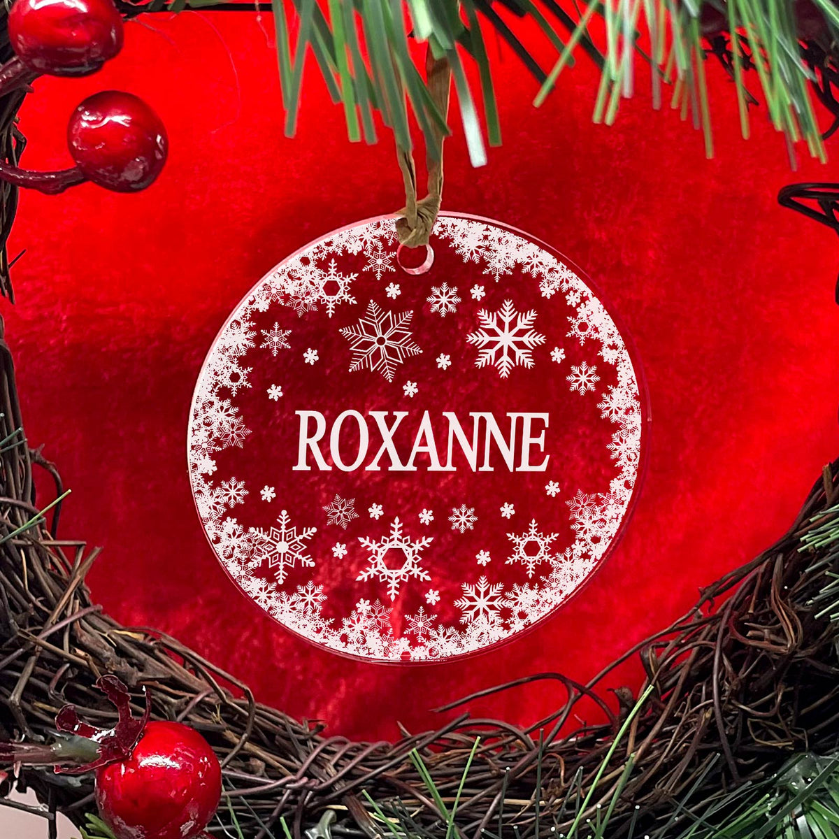 Sneeuwvlokjes Plexiglas Kerstballen met eigen naam - Bella Mia