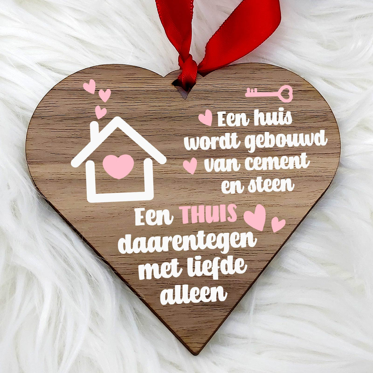 Thuis is Liefde - Hart van walnoot hout - Bella Mia