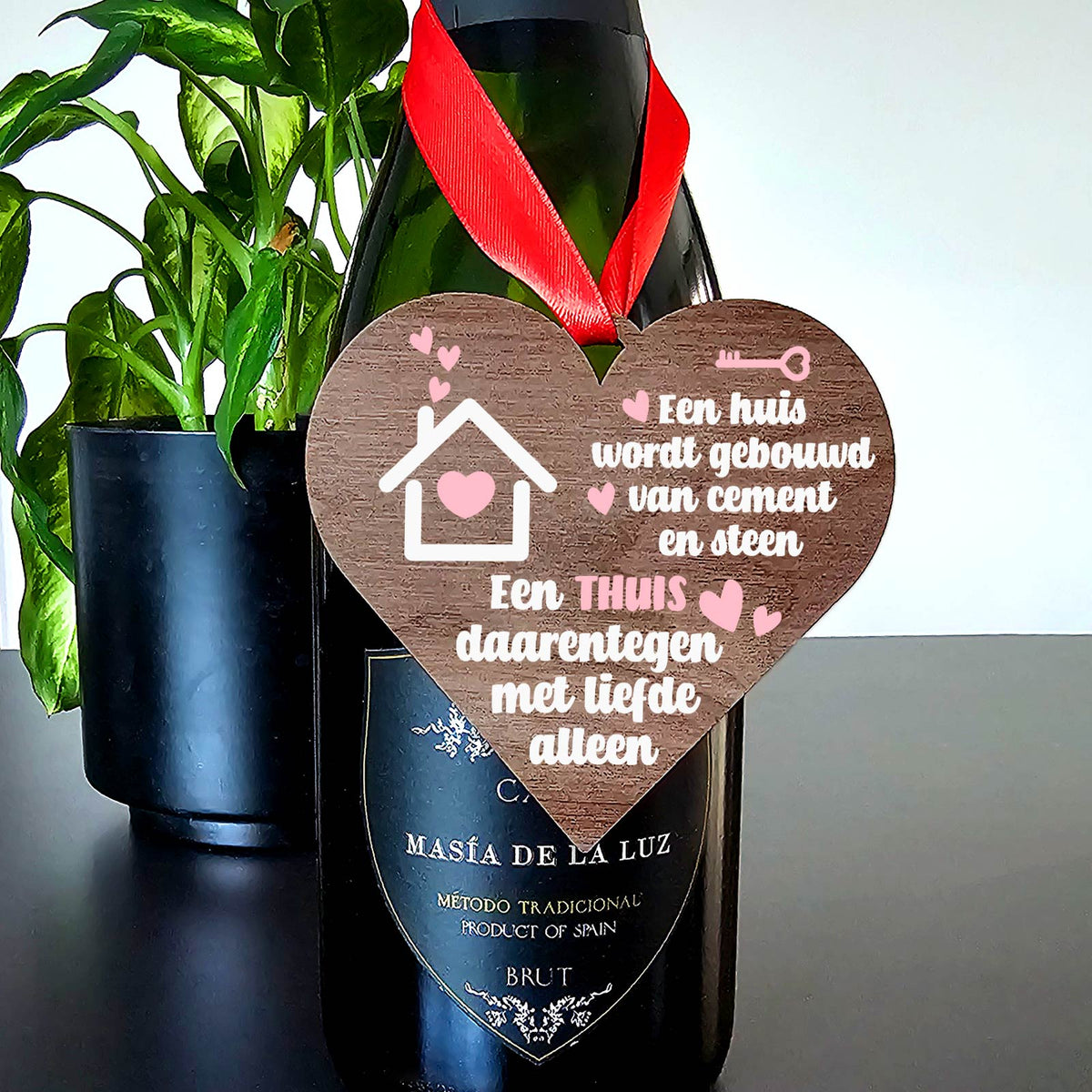 Thuis is Liefde - Hart van walnoot hout - Bella Mia