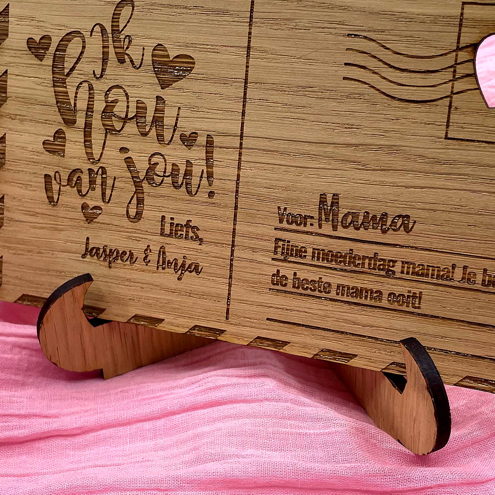 Voeg een houten standaard toe - Bella Mia