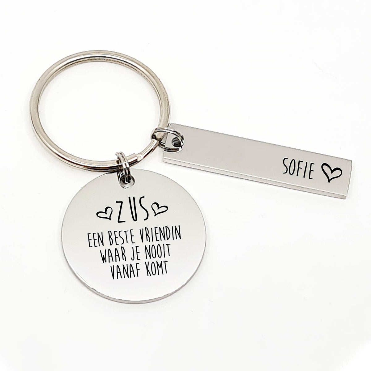 Zus, Een Beste Vriendin Waar Je Nooit Vanaf Komt Sleutelhanger - Bella Mia